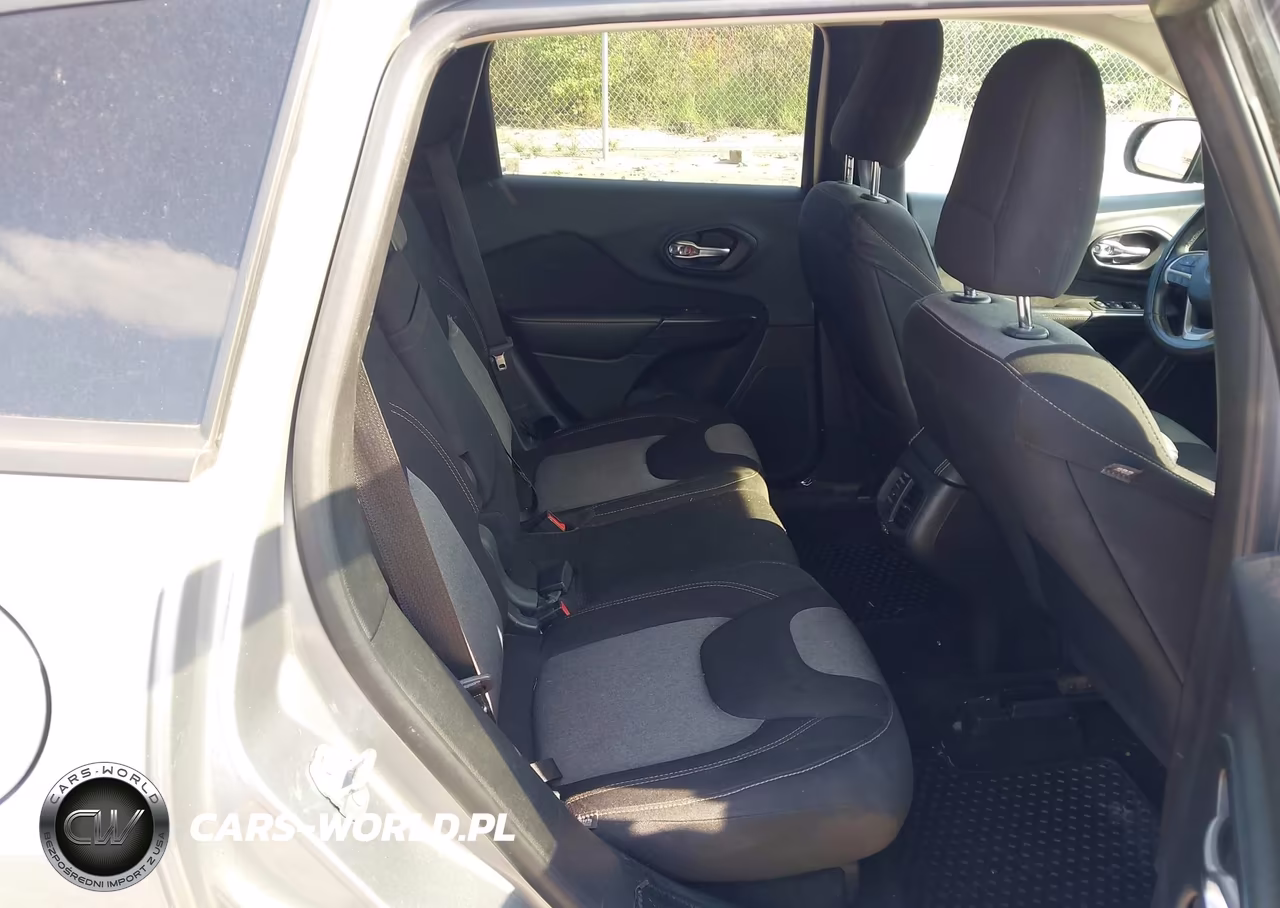 2017 Jeep Cherokee Sport 4X4 VIN:1C4PJMAB0HW537690 - 8