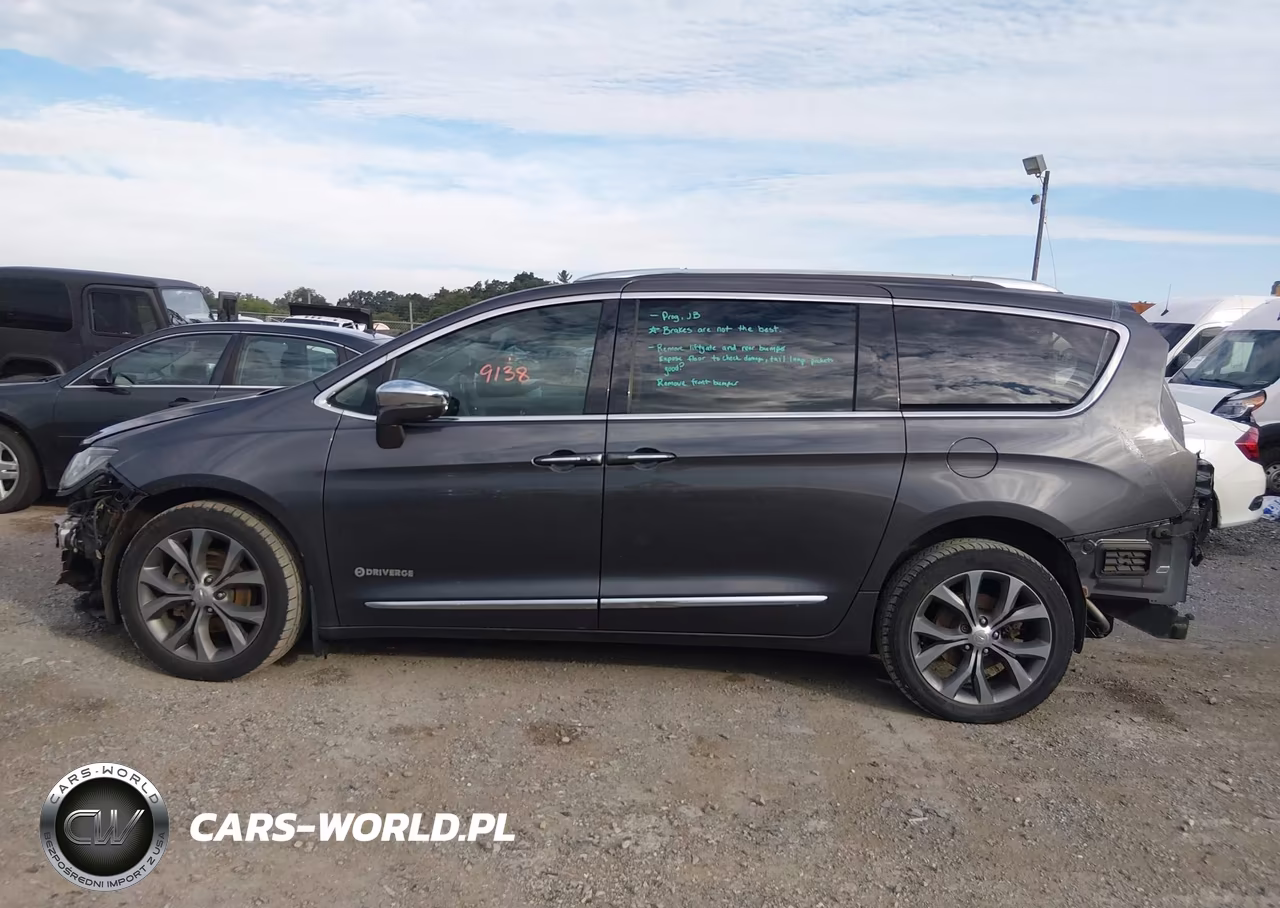 2019 Chrysler Pacifica Limited VIN:2C4RC1GG9KR588996 - 14