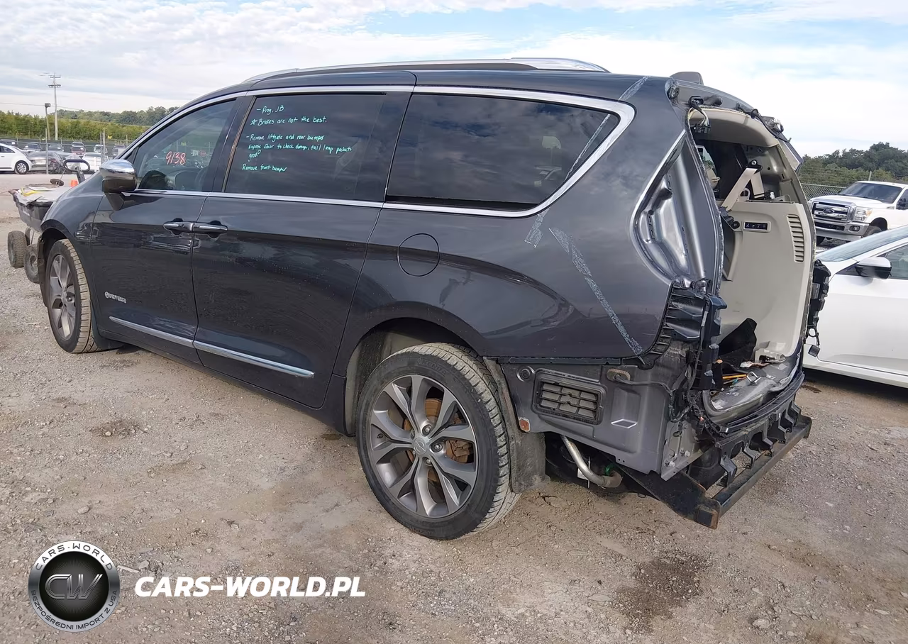 2019 Chrysler Pacifica Limited VIN:2C4RC1GG9KR588996 - 3