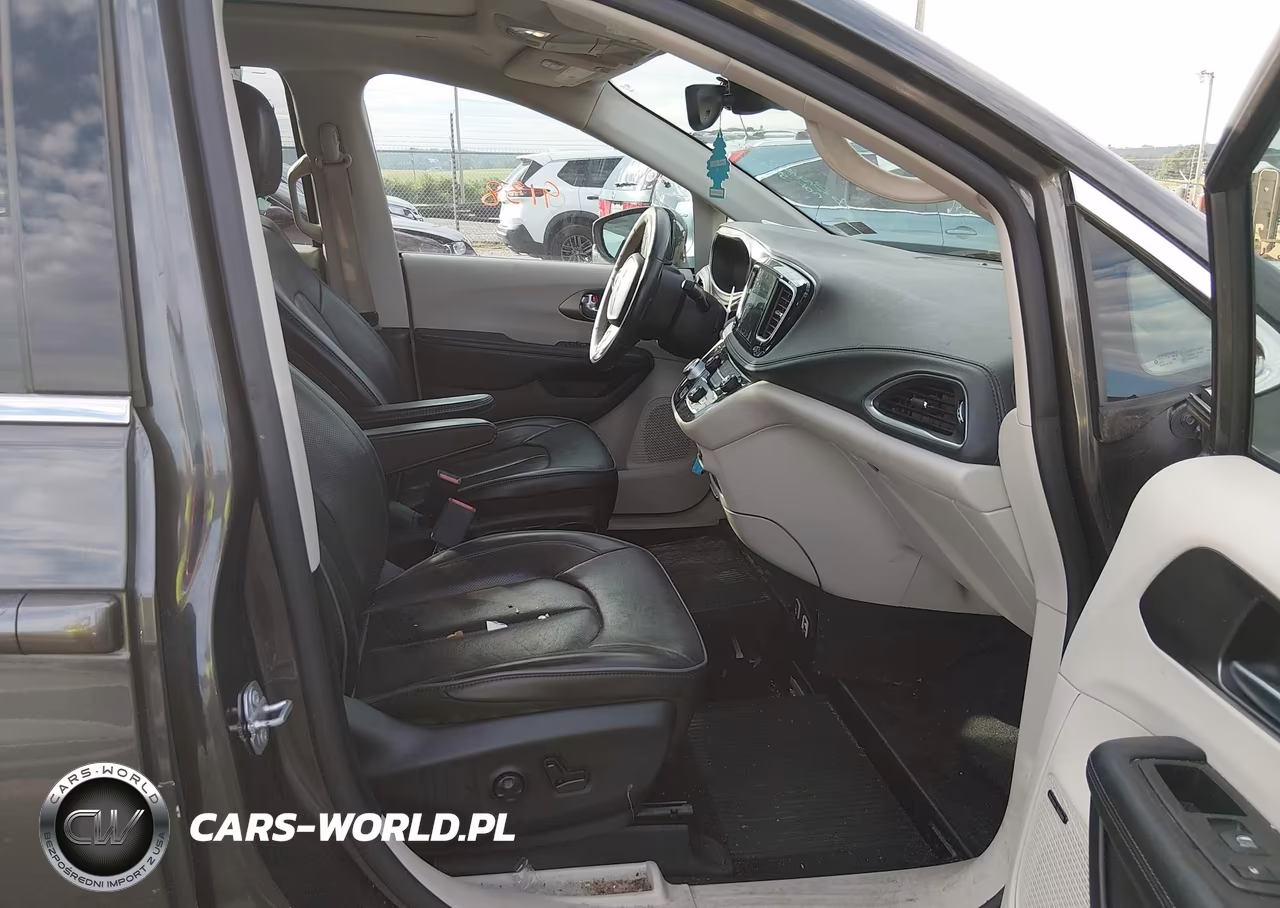2019 Chrysler Pacifica Limited VIN:2C4RC1GG9KR588996 - 5