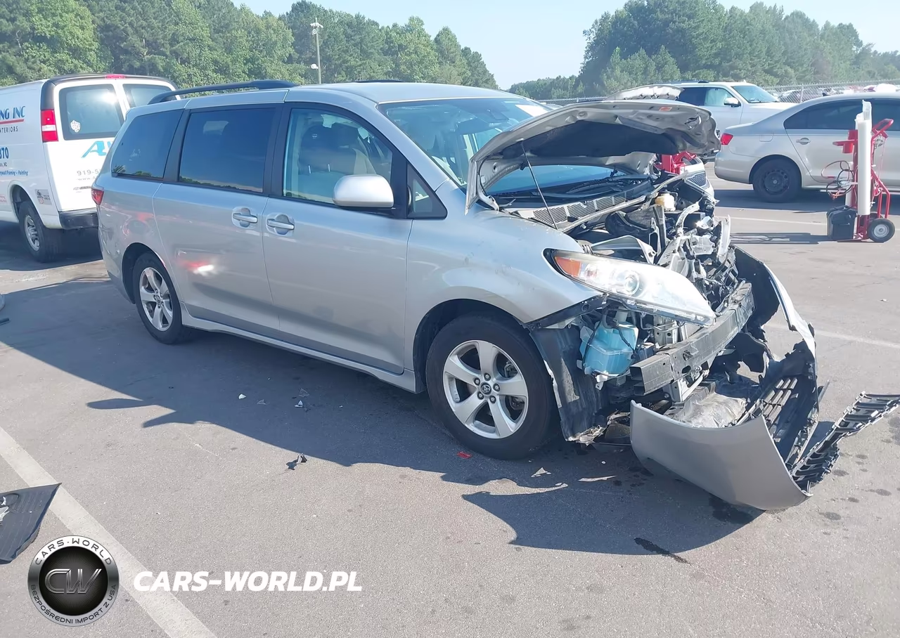 2020 Toyota Sienna Le