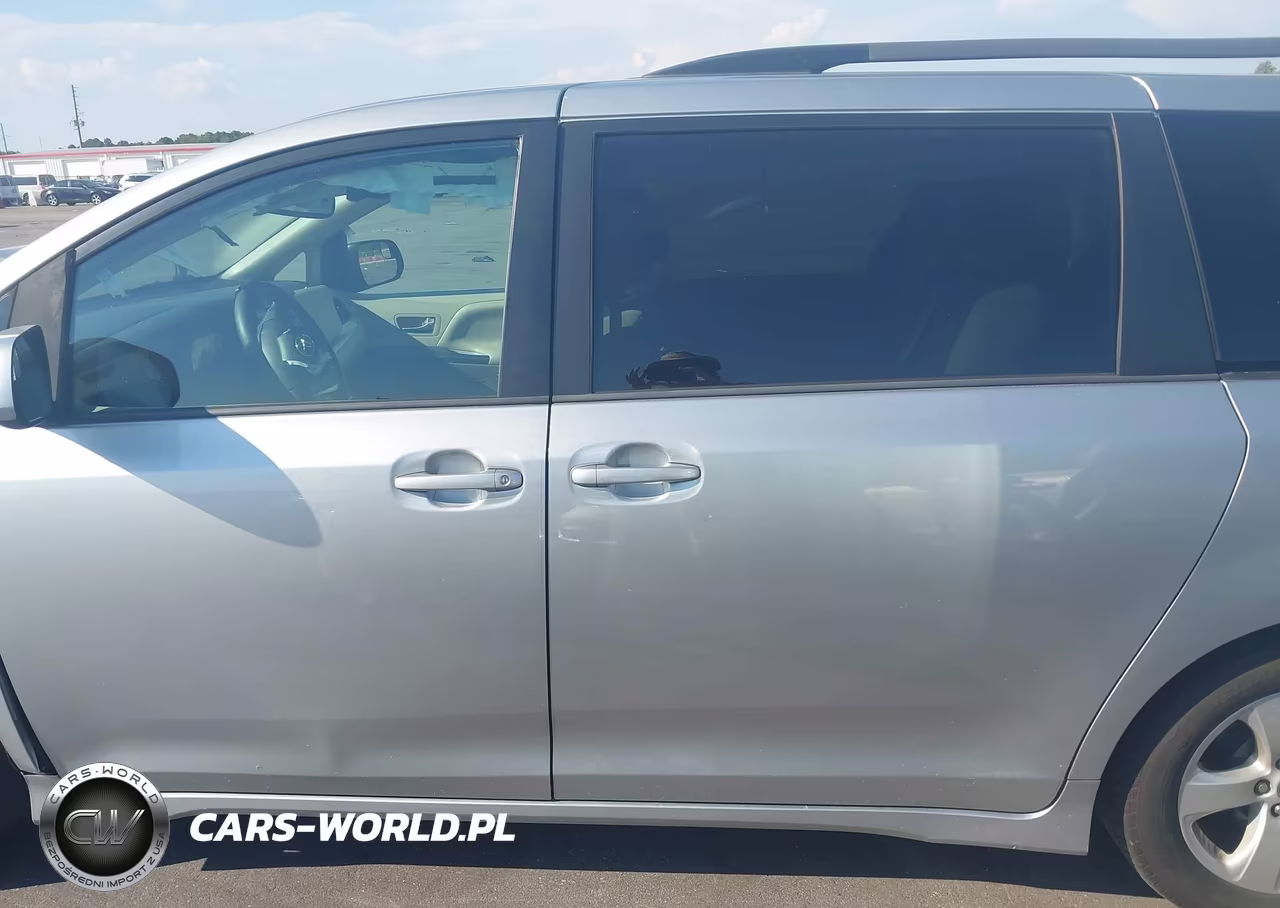 2020 Toyota Sienna Le VIN:5TDKZ3DC1LS022840 - 14