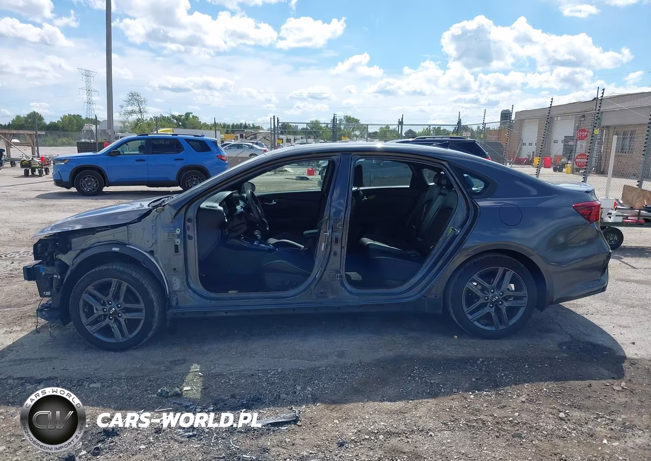 2021 Kia Forte Gt-Line VIN:3KPF34AD9ME398901 - 14