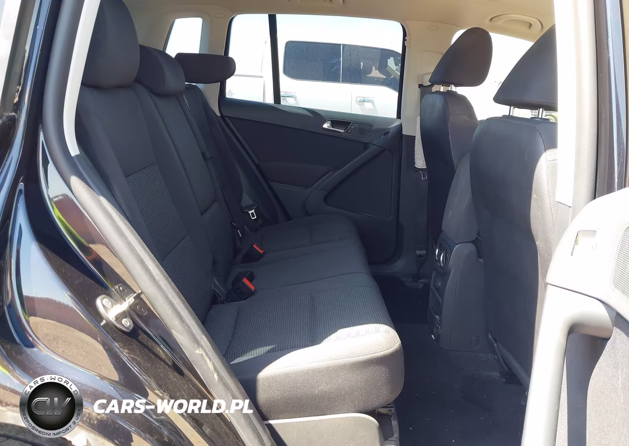 2017 Volkswagen Tiguan 2.0T-2.0T S VIN:WVGAV7AX4HK049613 - 8