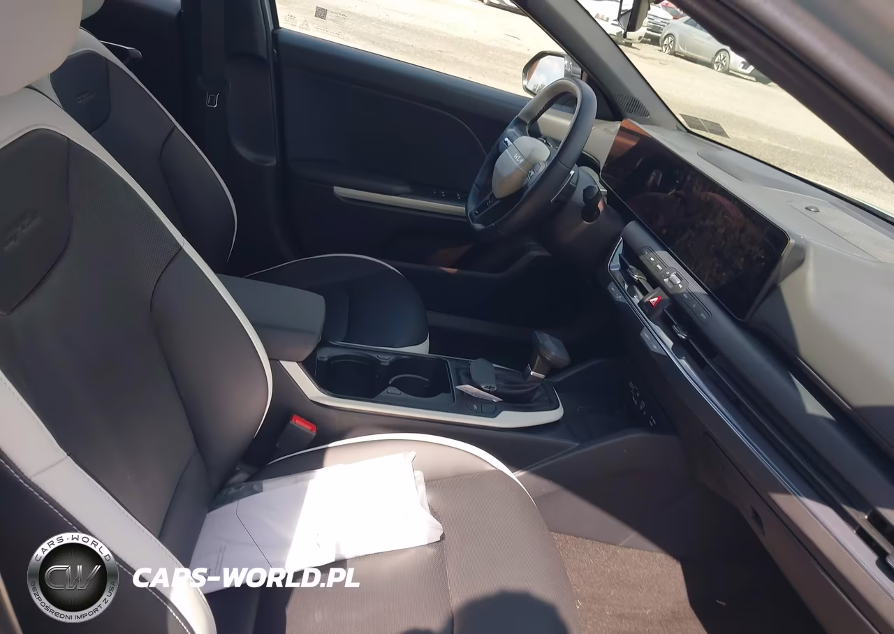 2026 Kia K4 Gt-Line VIN:3KPFU5DE2TE347245 - 5