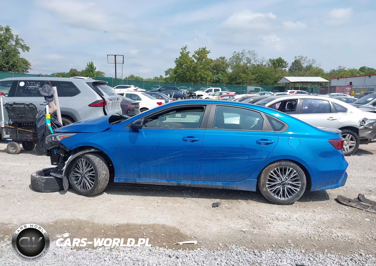 2023 Kia Forte Gt-Line VIN:3KPF54AD8PE533350 - 15