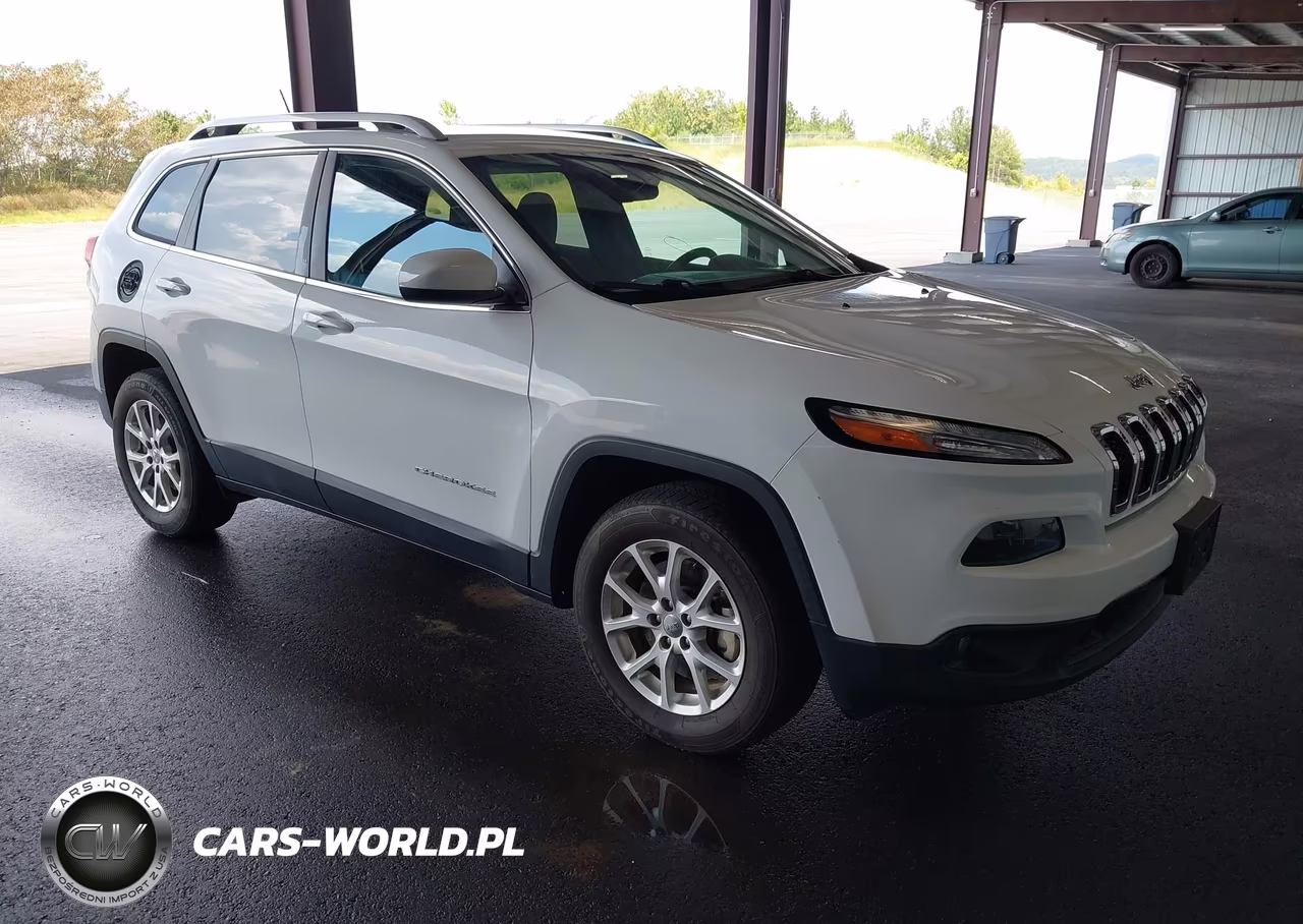 2018 Jeep Cherokee Latitude 4X4 VIN:1C4PJMCB7JD559278 - 1