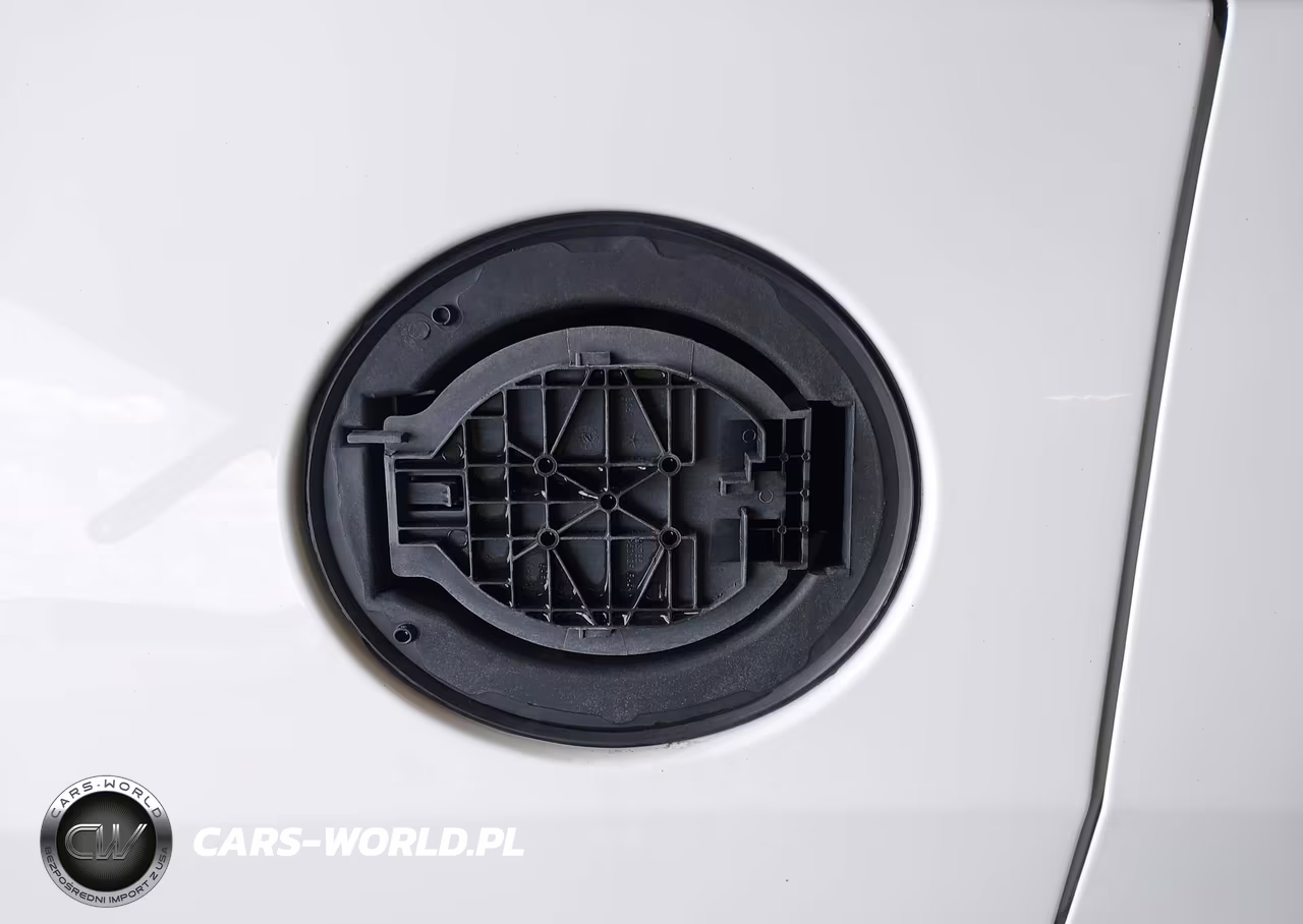 2018 Jeep Cherokee Latitude 4X4 VIN:1C4PJMCB7JD559278 - 17