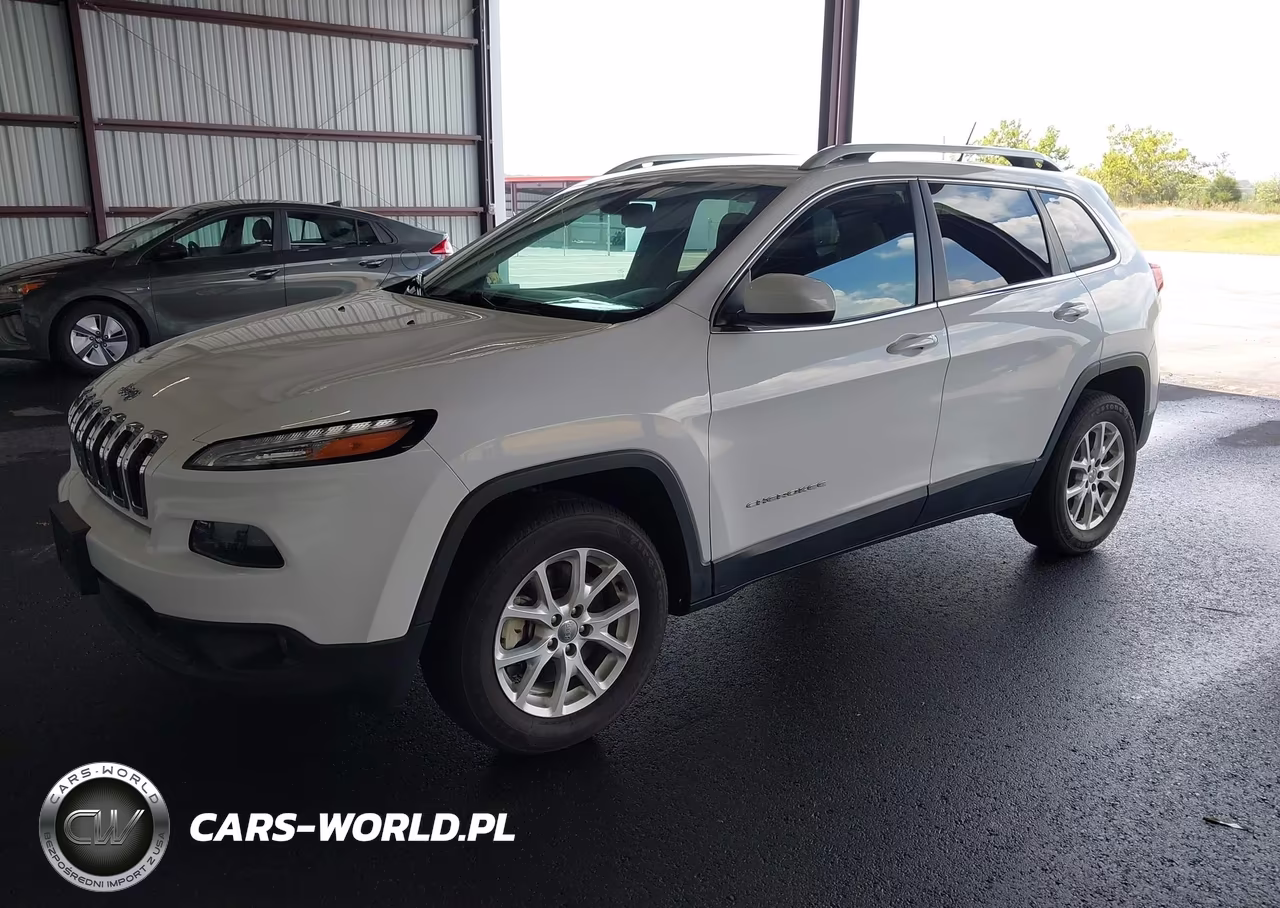 2018 Jeep Cherokee Latitude 4X4 VIN:1C4PJMCB7JD559278 - 2