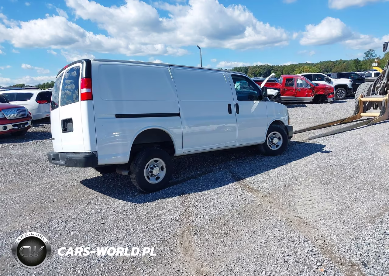 2019 Chevrolet Express 2500 Work Van VIN:1GCWGAFGXK1328247 - 4