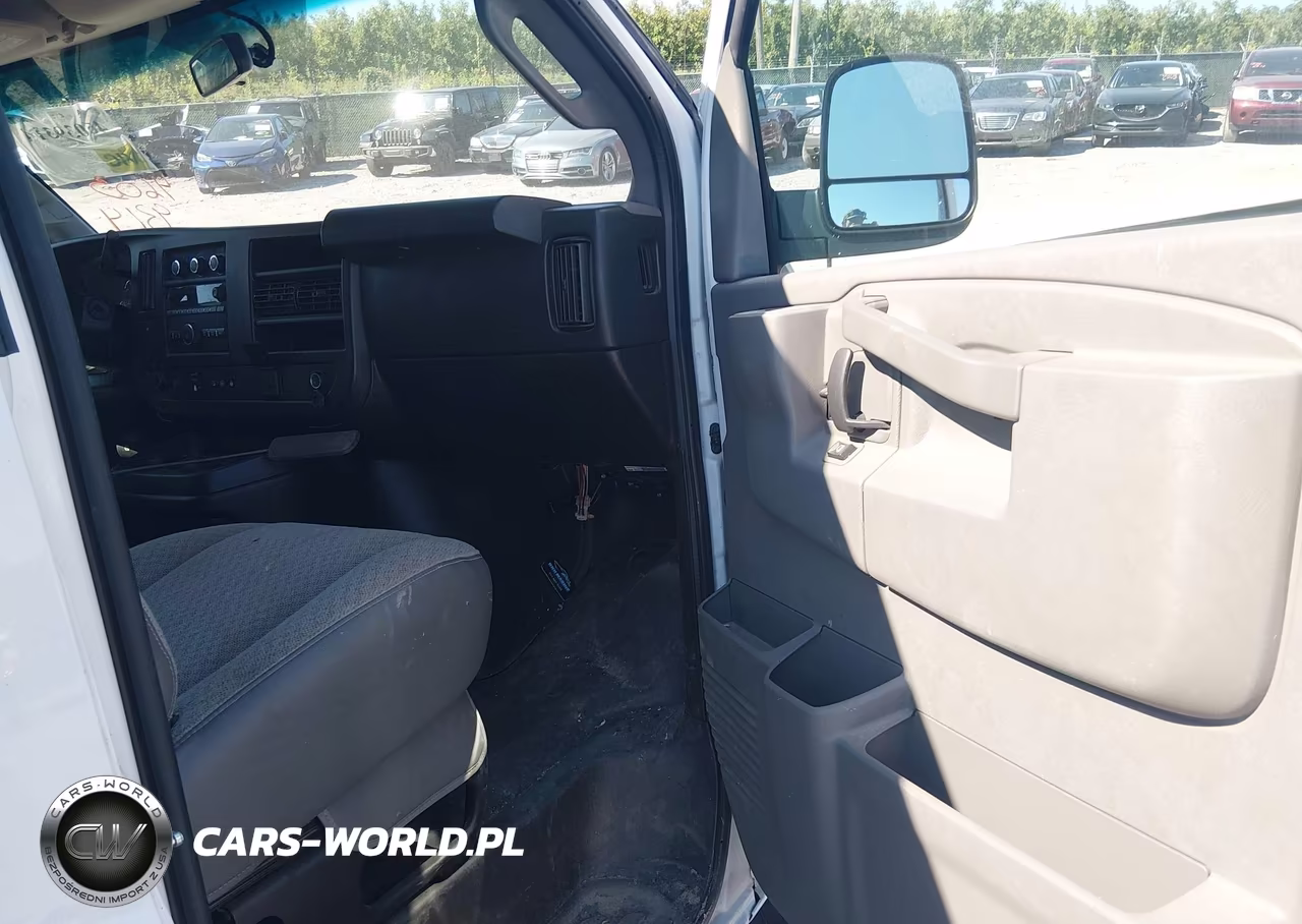 2019 Chevrolet Express 2500 Work Van VIN:1GCWGAFGXK1328247 - 5