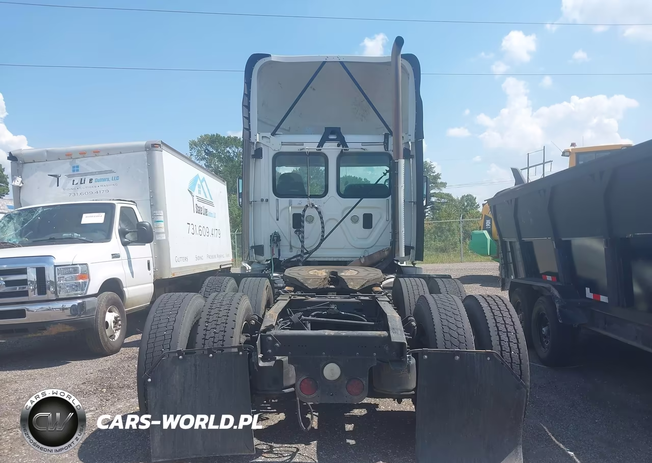 2014 Freightliner Cascadia 113 VIN:3AKJGBDV4ESFZ2123 - 18