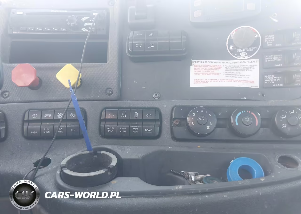 2014 Freightliner Cascadia 113 VIN:3AKJGBDV4ESFZ2123 - 20