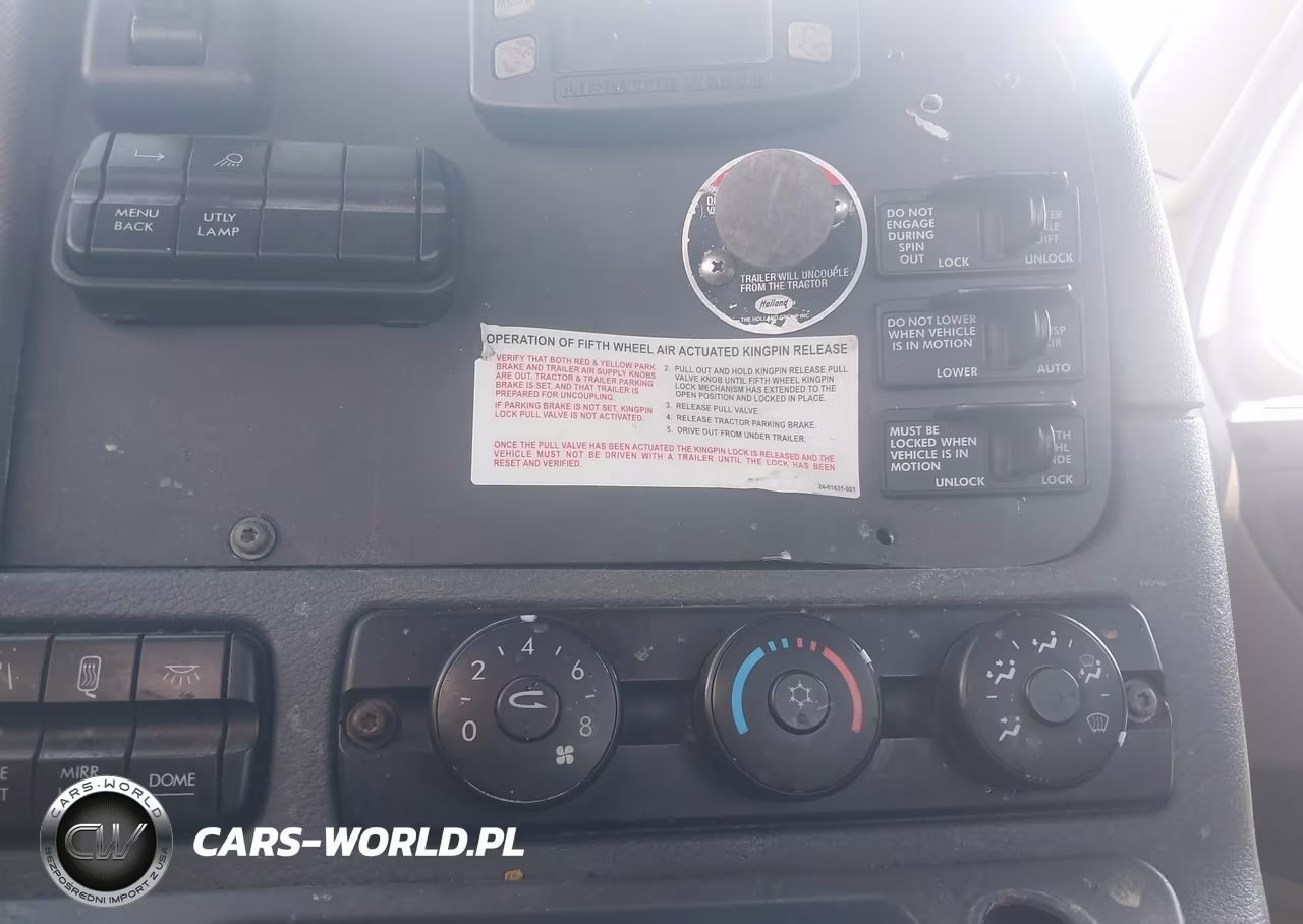 2014 Freightliner Cascadia 113 VIN:3AKJGBDV4ESFZ2123 - 21