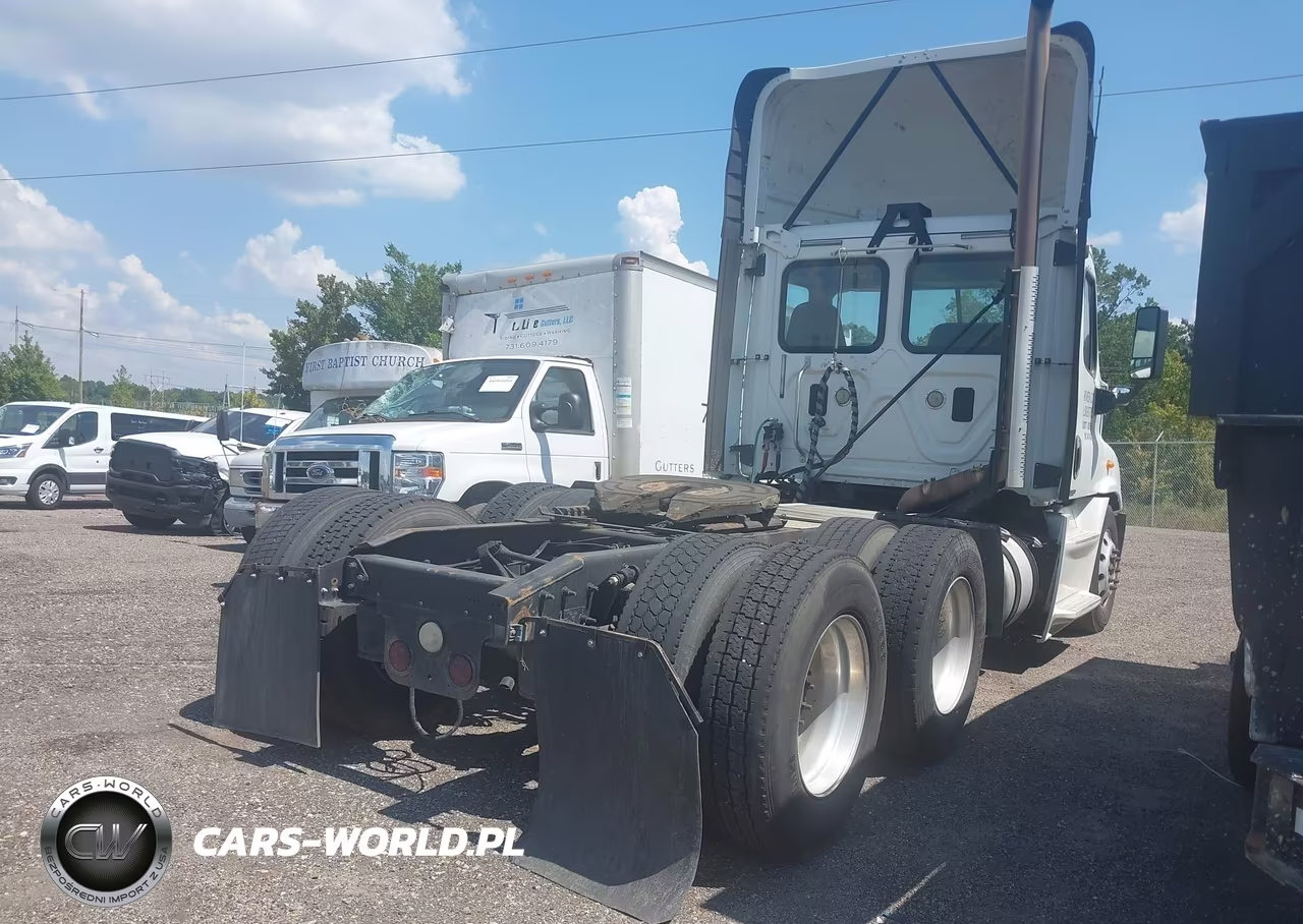 2014 Freightliner Cascadia 113 VIN:3AKJGBDV4ESFZ2123 - 4