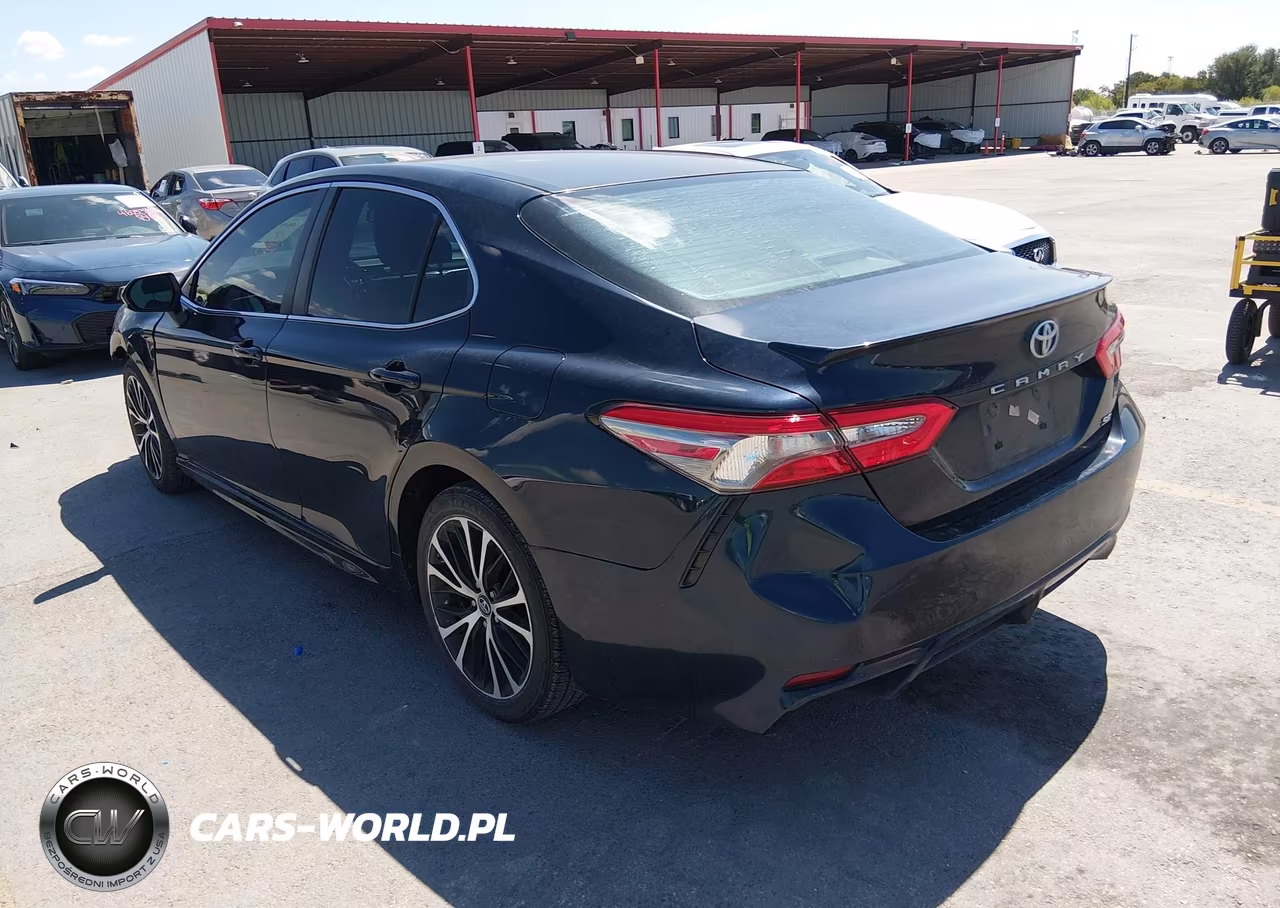 2018 Toyota Camry Se VIN:4T1B11HK0JU634125 - 3