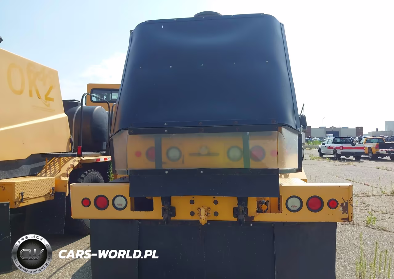2007 Oshkosh Motor Truck Co. Chassis H VIN:10TBFAP197S090657 - 15