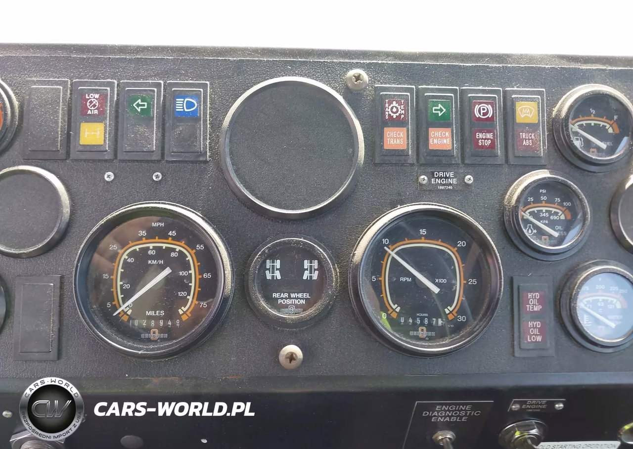 2007 Oshkosh Motor Truck Co. Chassis H VIN:10TBFAP197S090657 - 5