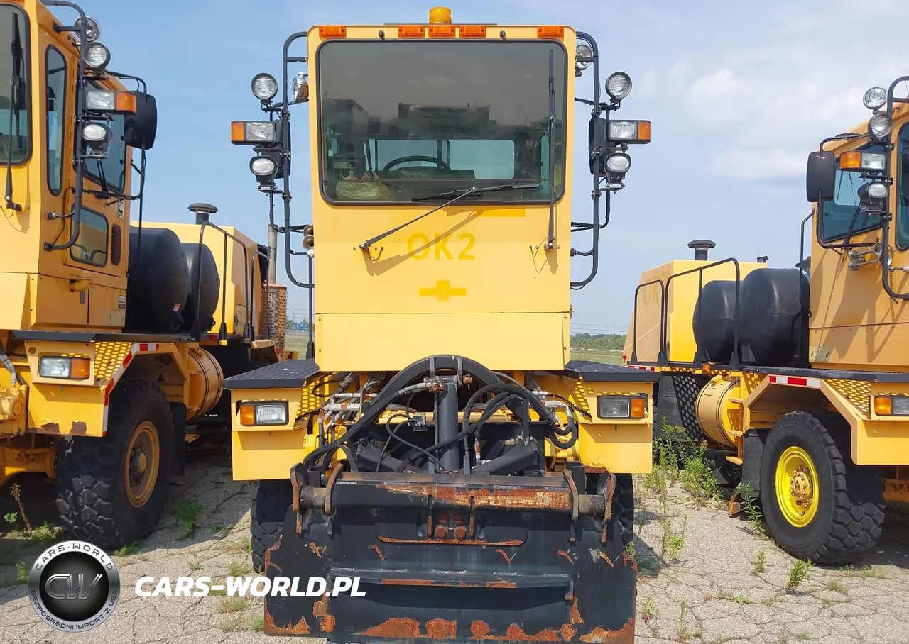 2007 Oshkosh Motor Truck Co. Chassis H VIN:10TBFAP107S090658 - 12