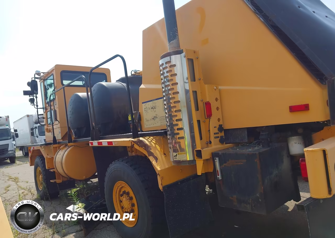 2007 Oshkosh Motor Truck Co. Chassis H VIN:10TBFAP107S090658 - 14