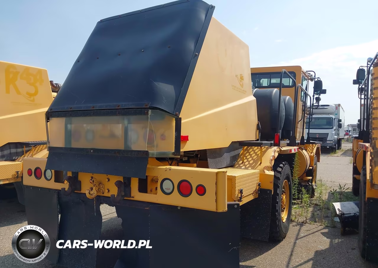 2007 Oshkosh Motor Truck Co. Chassis H VIN:10TBFAP107S090658 - 4