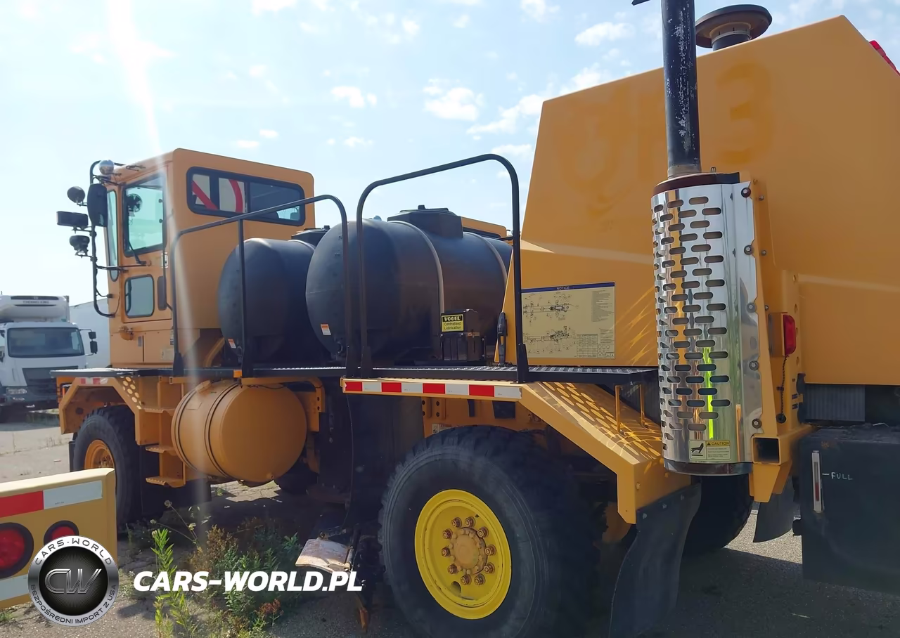 2007 Oshkosh Motor Truck Co. Chassis H VIN:10TBFAP177S090656 - 14