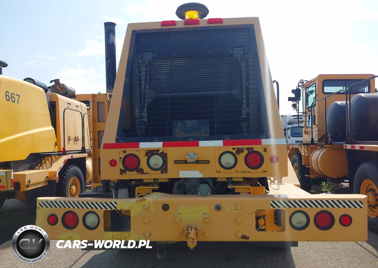 2007 Oshkosh Motor Truck Co. Chassis H VIN:10TBFAP177S090656 - 15