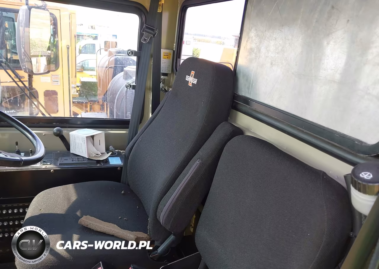 2007 Oshkosh Motor Truck Co. Chassis H VIN:10TBFAP177S090656 - 6