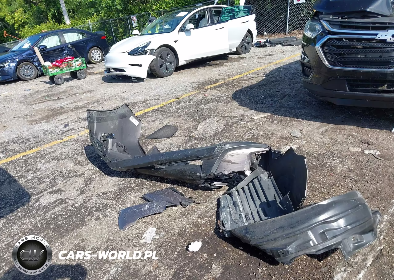 2023 Subaru Forester Premium VIN:JF2SKADC6PH463948 - 12