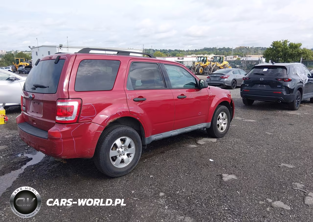 2011 Ford Escape Xlt VIN:1FMCU9D71BKC05472 - 4