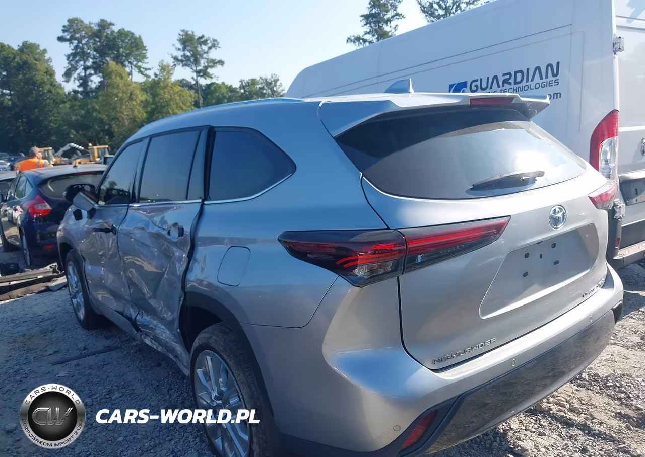 2025 Toyota Highlander Limited VIN:5TDKDRBH9SS592907 - 3