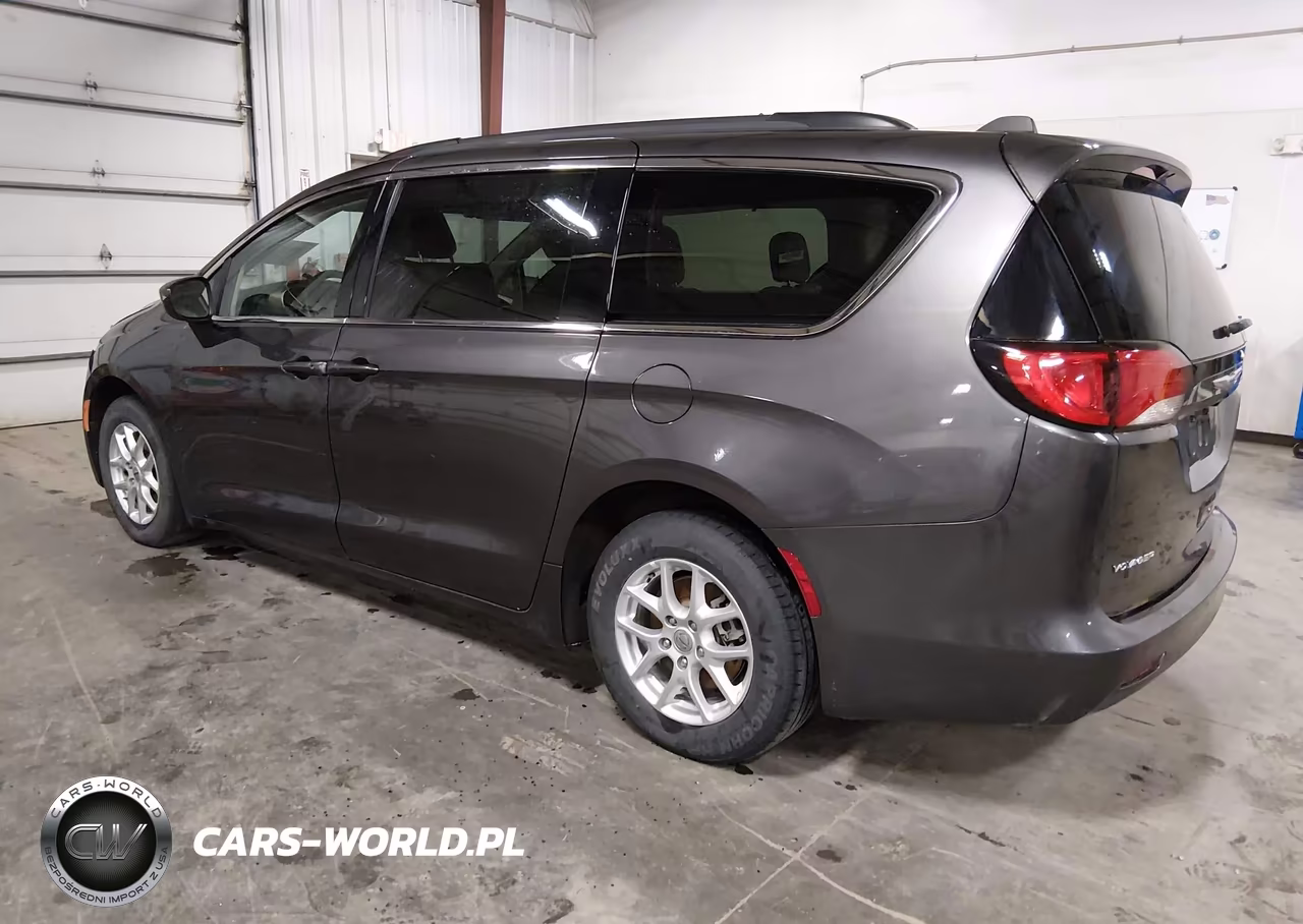 2021 Chrysler Voyager Lxi VIN:2C4RC1DG0MR518942 - 3