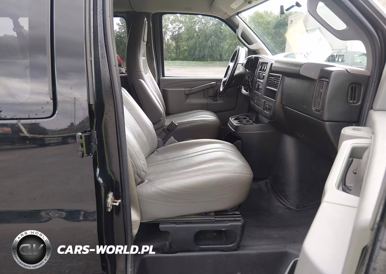 2017 Chevrolet Express 3500 Ls VIN:1GAZGNFF0H1100903 - 5