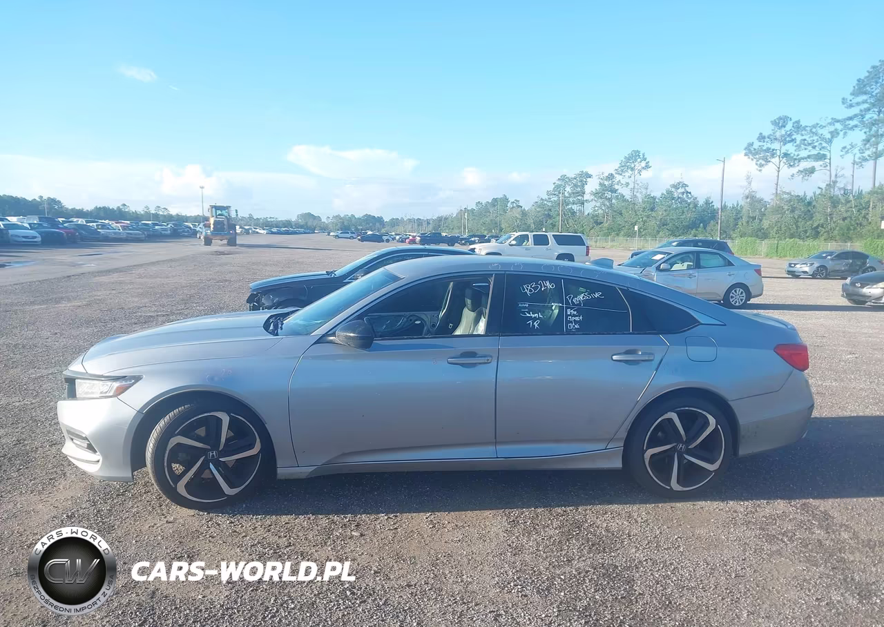 2018 Honda Accord Sport VIN:1HGCV1F30JA102207 - 14
