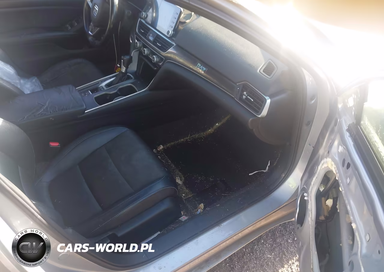 2018 Honda Accord Sport VIN:1HGCV1F30JA102207 - 5