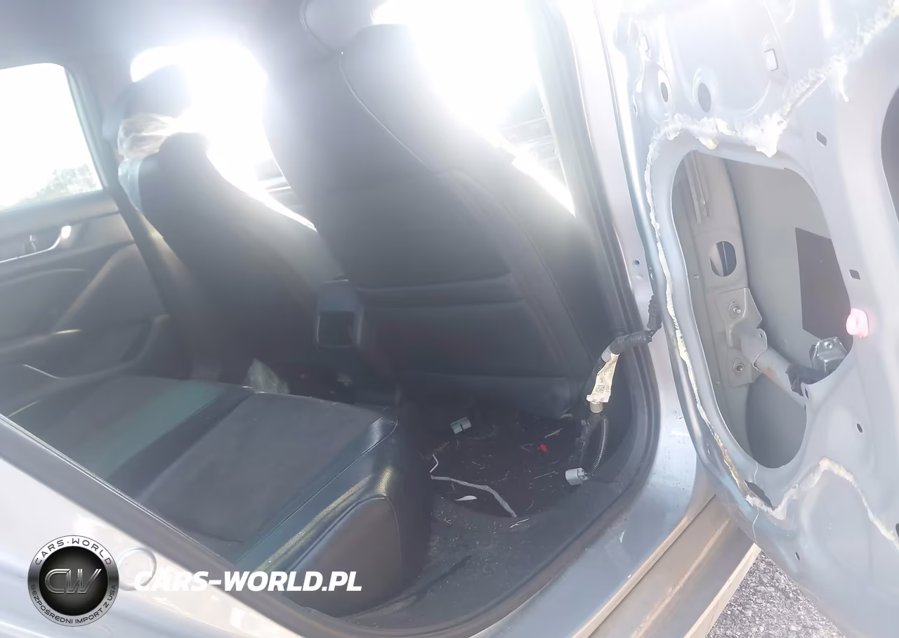 2018 Honda Accord Sport VIN:1HGCV1F30JA102207 - 8