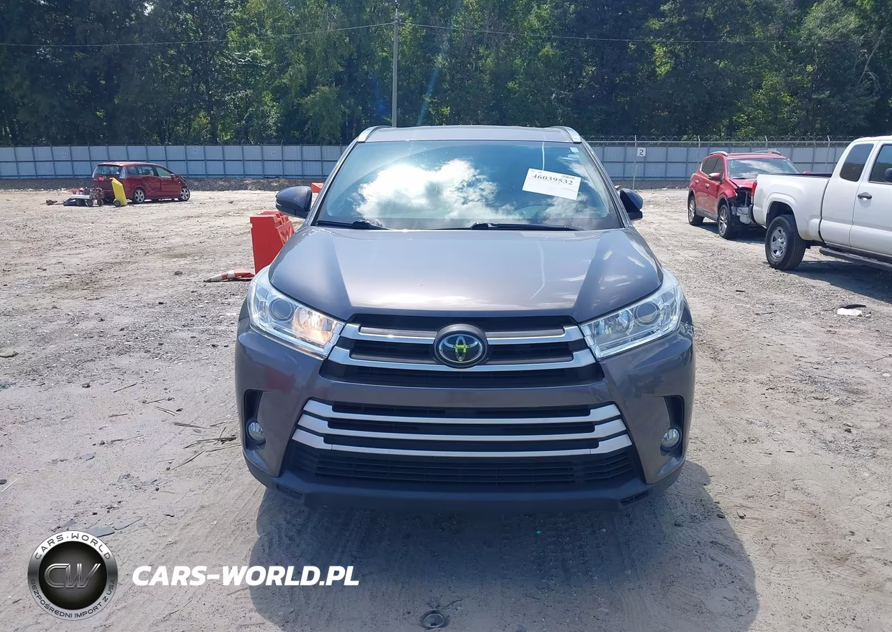 2018 Toyota Highlander Xle VIN:5TDKZRFH7JS529637 - 12