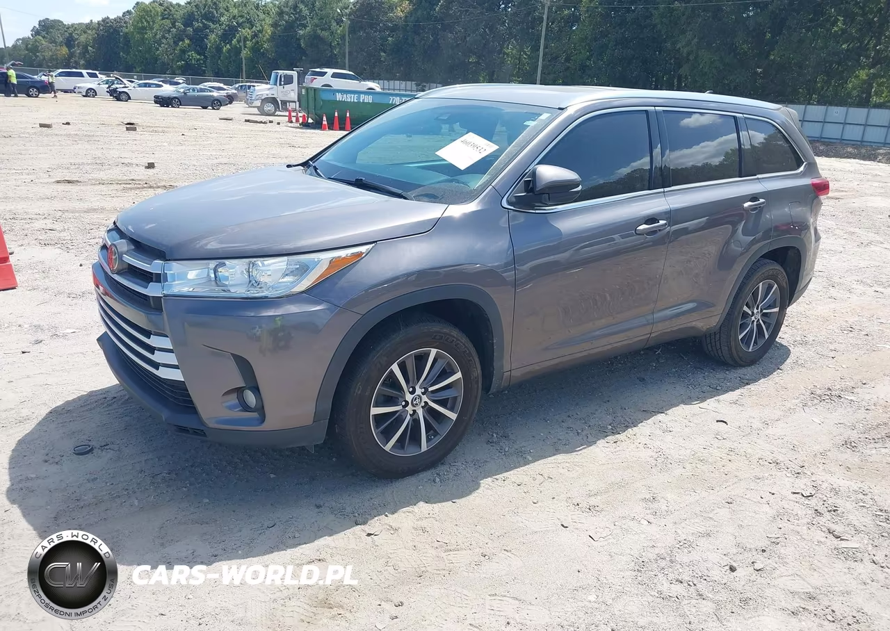 2018 Toyota Highlander Xle VIN:5TDKZRFH7JS529637 - 2
