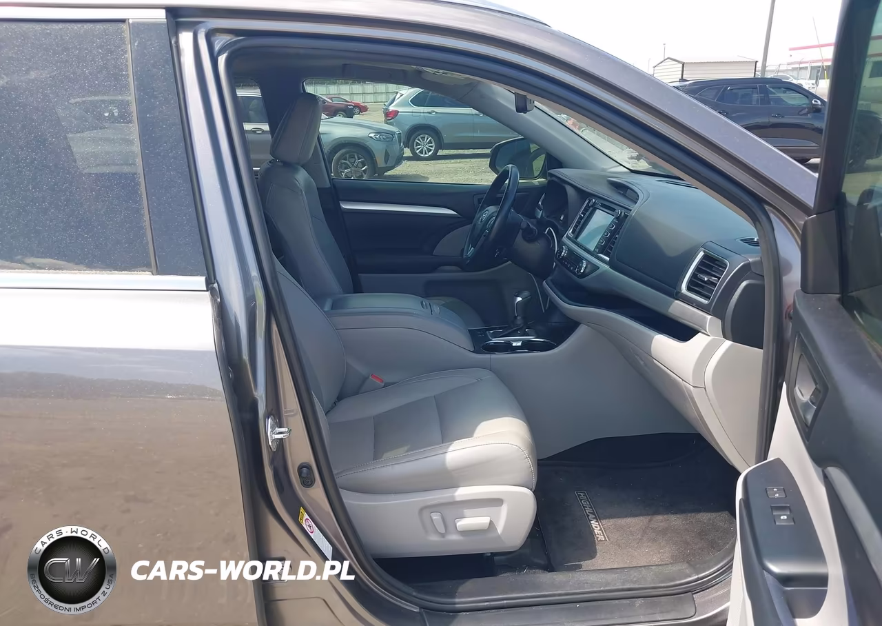 2018 Toyota Highlander Xle VIN:5TDKZRFH7JS529637 - 5