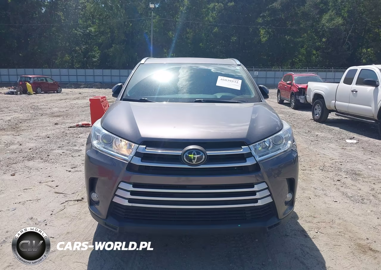 2018 Toyota Highlander Xle VIN:5TDKZRFH7JS529637 - 6