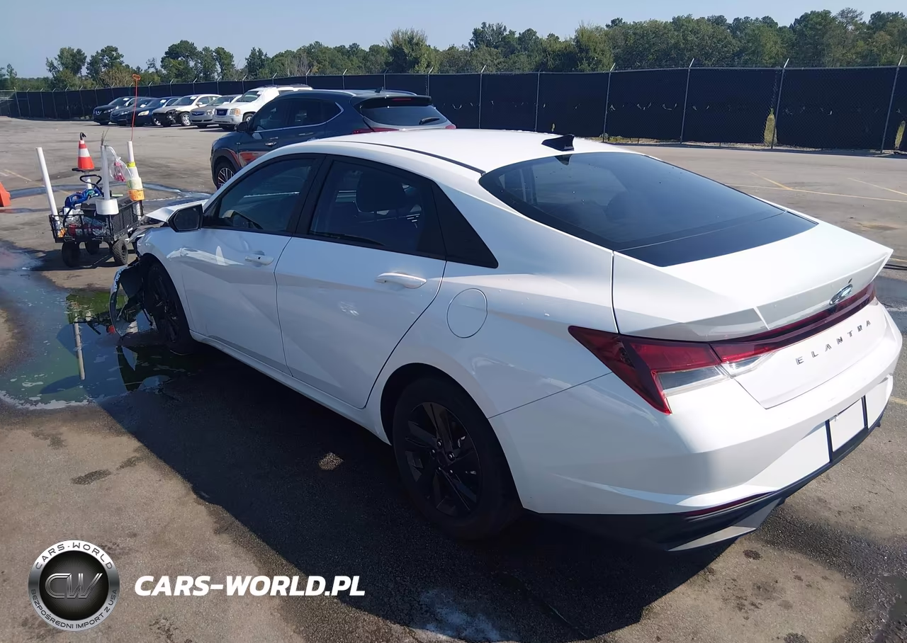 2021 Hyundai Elantra Sel VIN:5NPLS4AGXMH048401 - 3