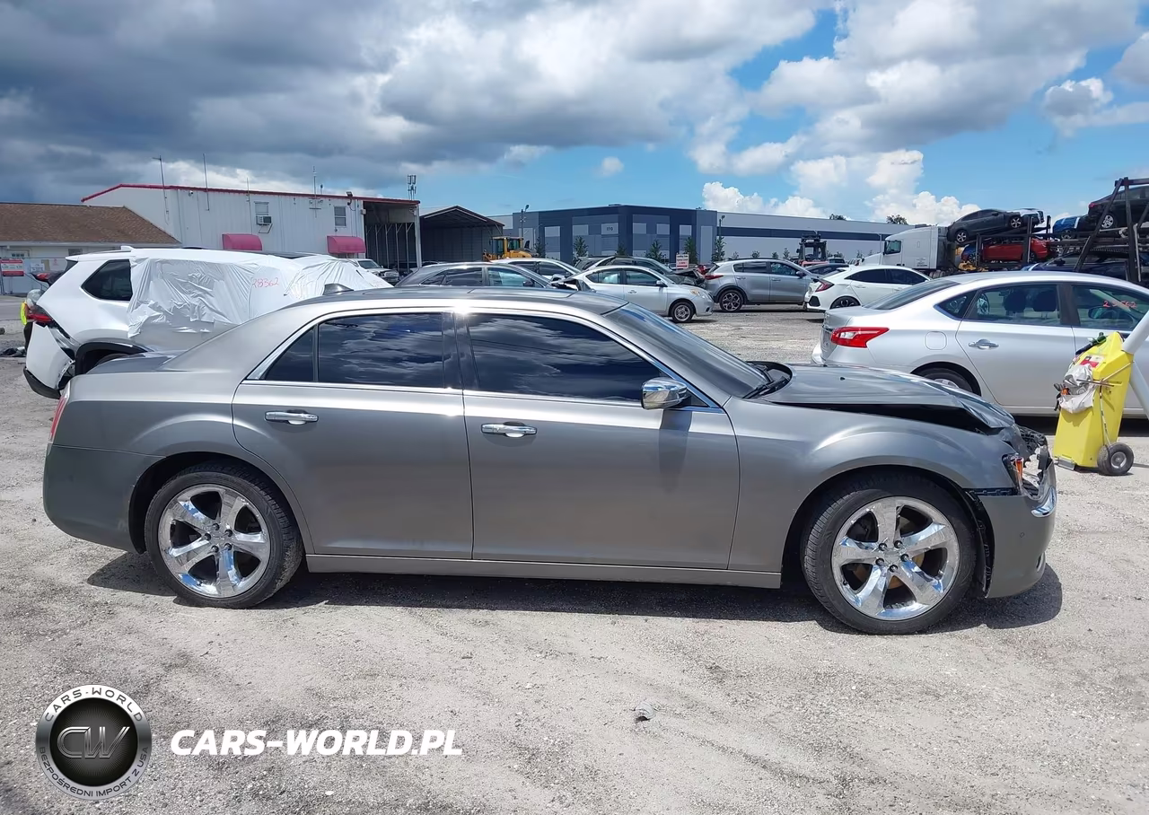 2011 Chrysler 300C VIN:2C3CA6CT2BH580888 - 13