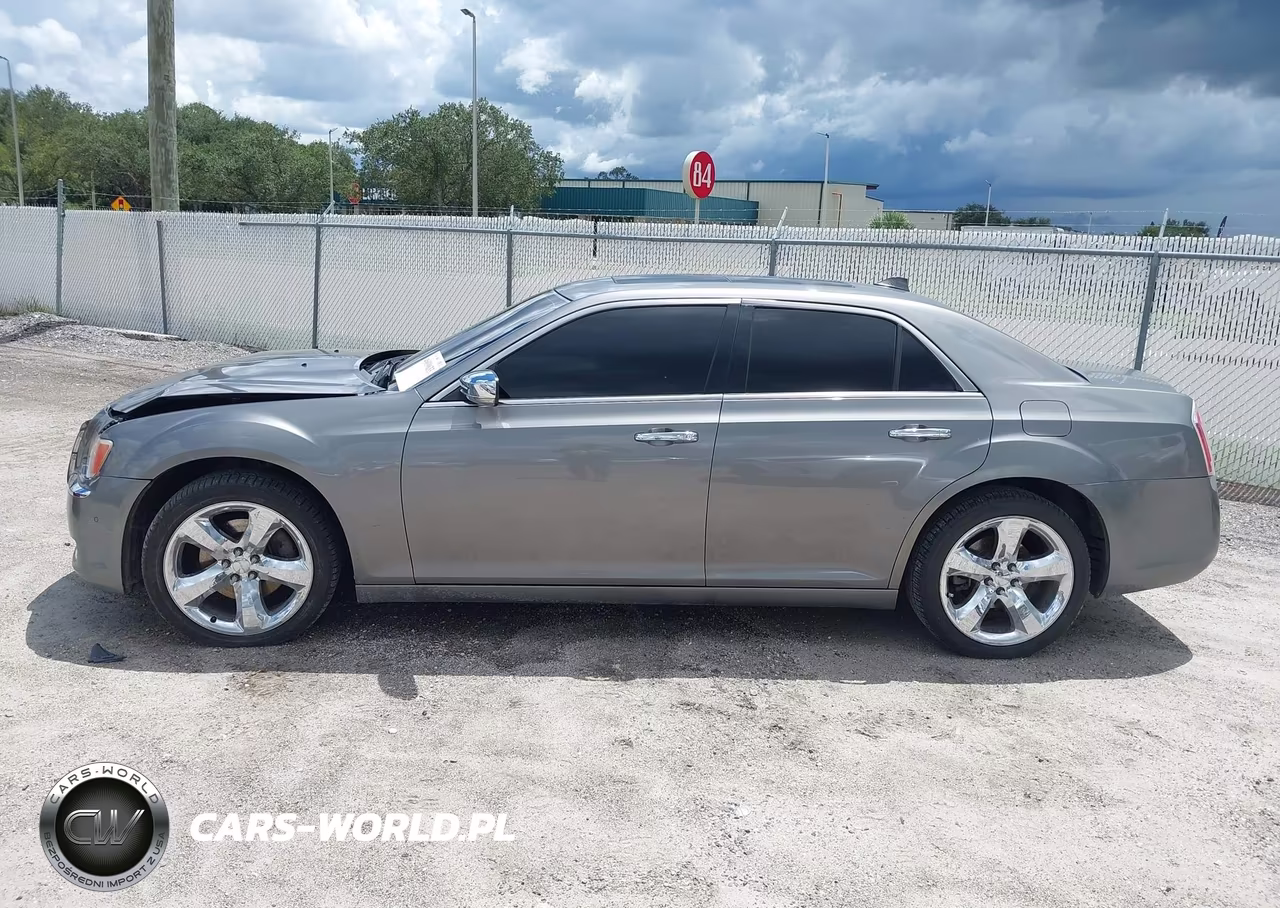 2011 Chrysler 300C VIN:2C3CA6CT2BH580888 - 14