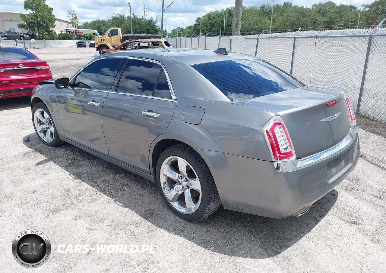 2011 Chrysler 300C VIN:2C3CA6CT2BH580888 - 3