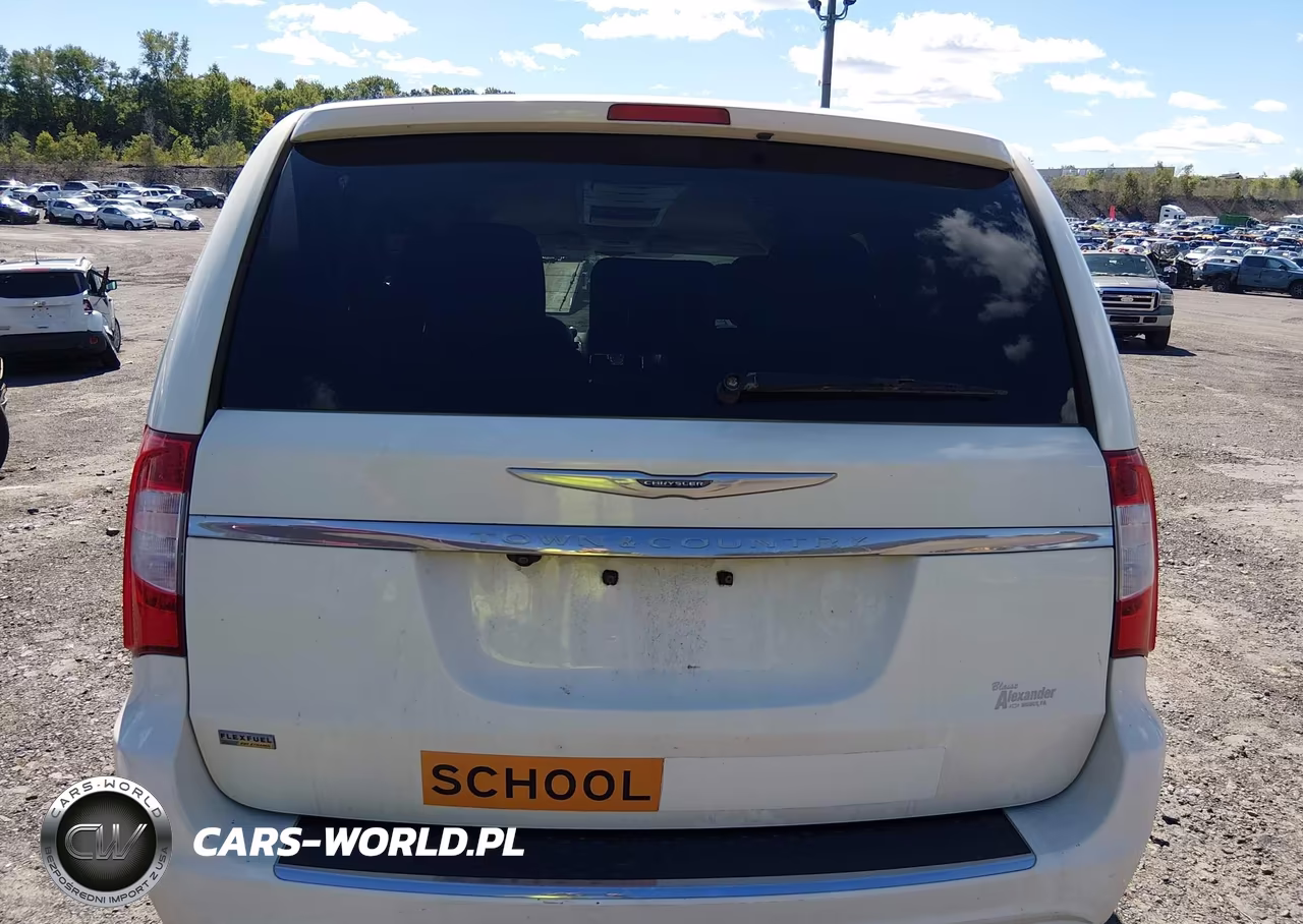 2013 Chrysler Town & Country Touring VIN:2C4RC1BG2DR556188 - 16