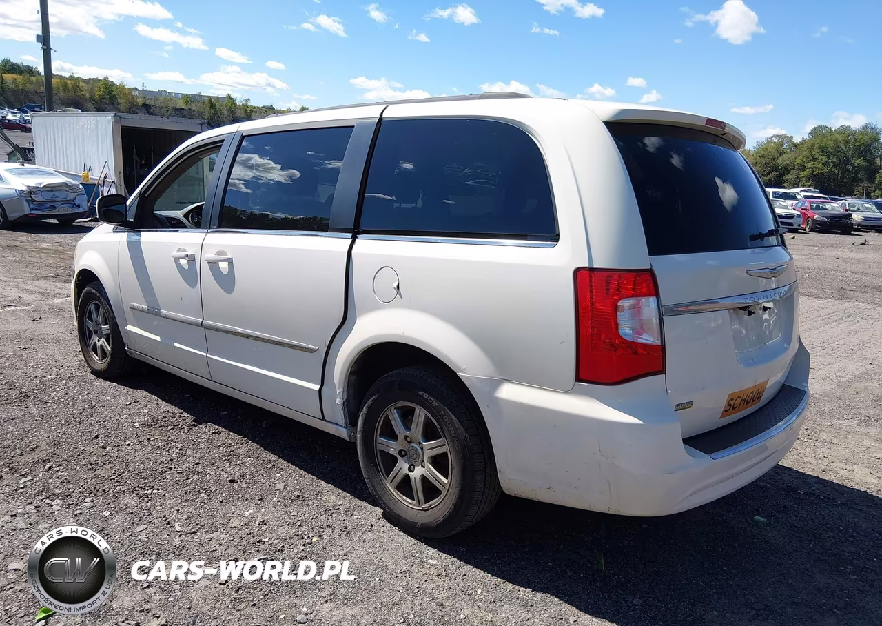 2013 Chrysler Town & Country Touring VIN:2C4RC1BG2DR556188 - 3