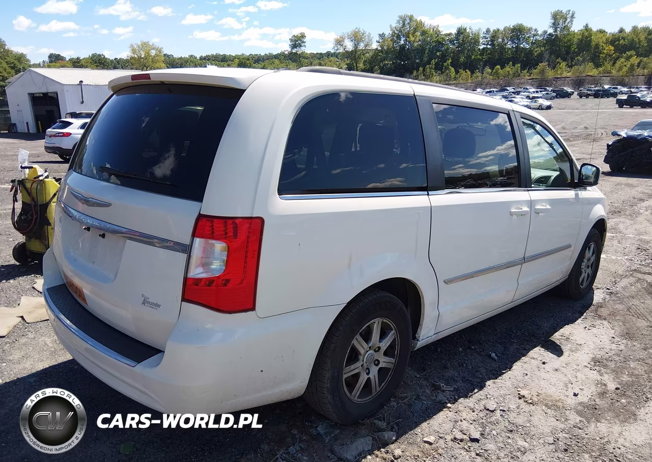 2013 Chrysler Town & Country Touring VIN:2C4RC1BG2DR556188 - 4