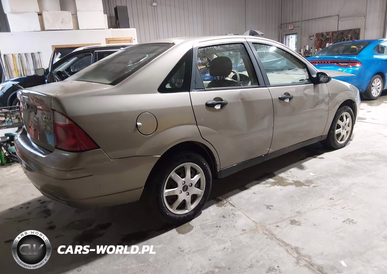 2005 Ford Focus Zx4 VIN:1FAFP34N05W272359 - 4