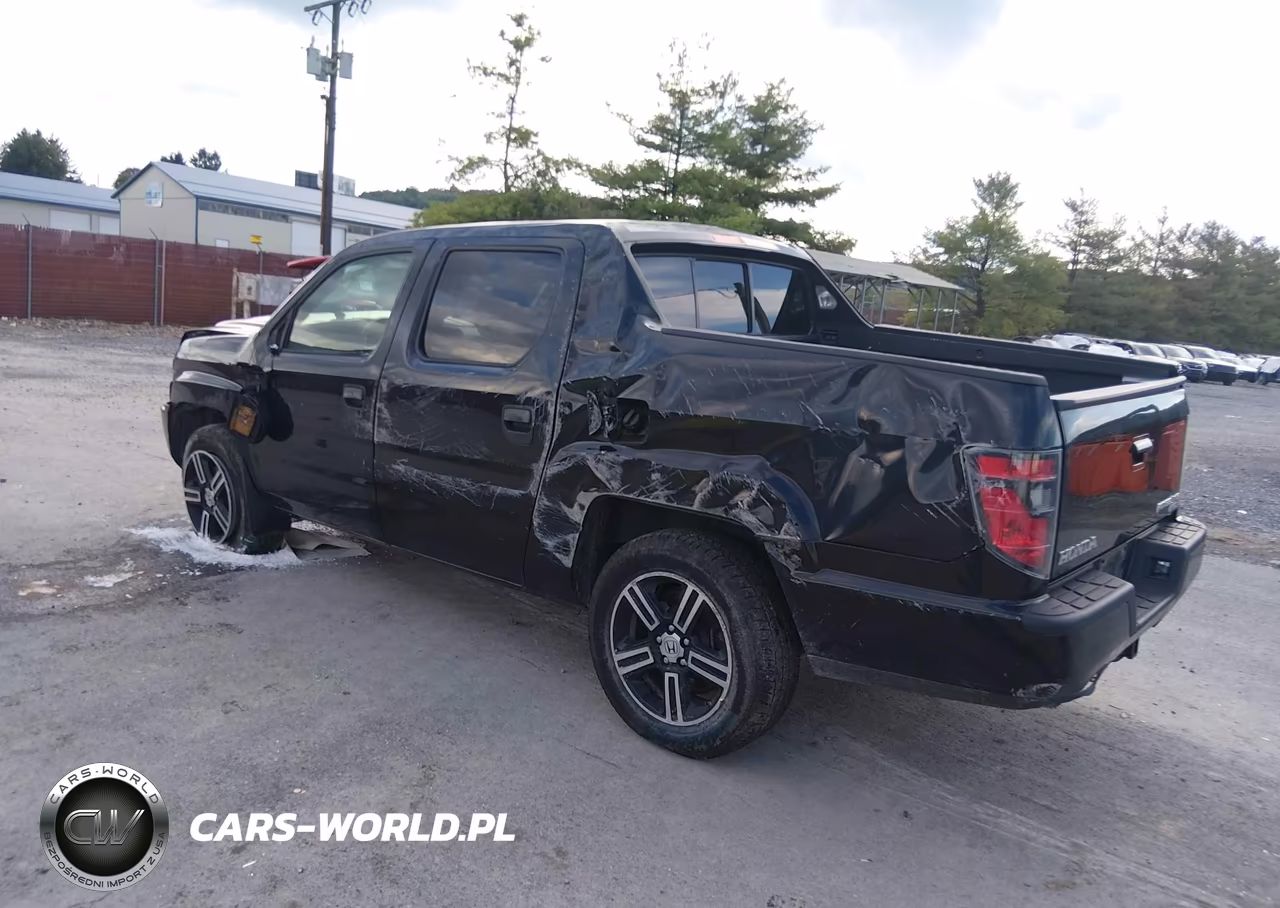 2013 Honda Ridgeline Sport VIN:5FPYK1F76DB016404 - 3