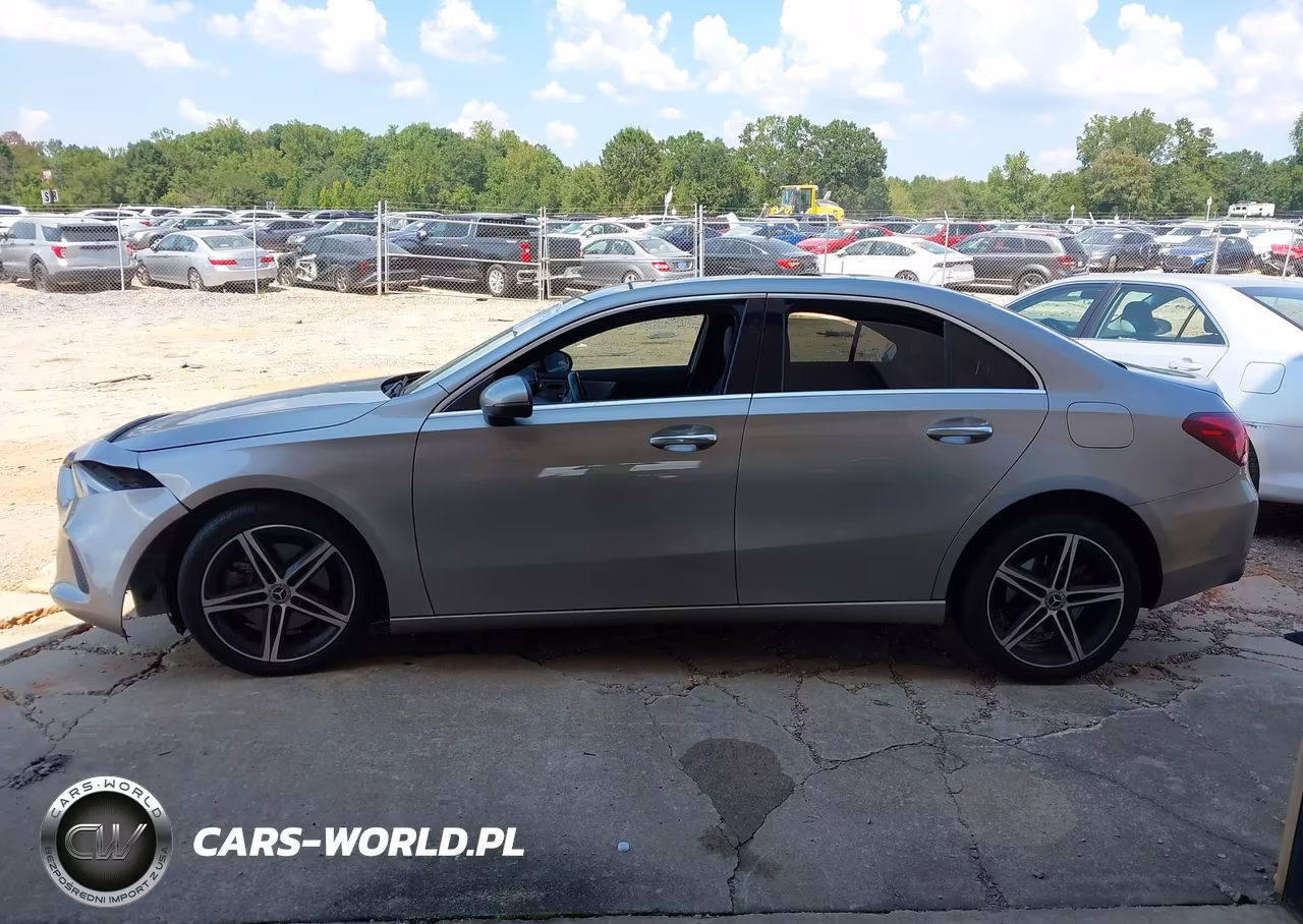 2019 Mercedes-Benz A 220 4Matic VIN:WDD3G4FB4KW035400 - 14